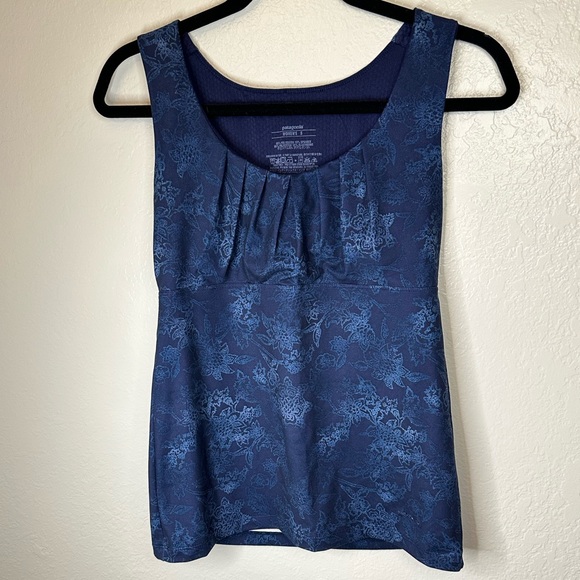Patagonia - Gently Used Active Women’s Top - Floral Blue - Size Small - Picture 2 of 6